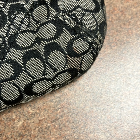 Coach Wristlet - Picture 9 of 12